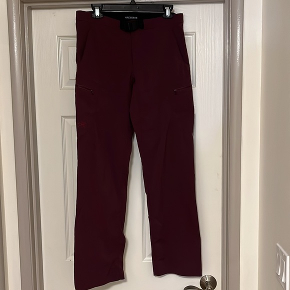 Arc’teryx Women’s pants size 10, inseam 32. - Picture 3 of 6
